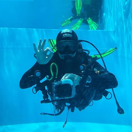 Santa Cruz Dive House Padi Dive Resort Silveira (Lisbon)